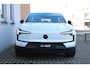 Volvo EX30 Single Motor Extended Range Plus Europa 69 kWh | Stoelverwarming | Stuurwielverwarming | Elektrisch verstelbare stoelen met memory functie | Adaptieve Cruise Control | Pilot Assist | Harman Kardon | Camera achter | Keyless entry | 19'' Lichtmetalen velgen | Warmtepomp | Google Maps | Google Assistant | Blis | Preconditioning | Digital Key Plus | Elektrische achterklep |