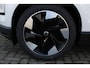 Volvo EX30 Single Motor Extended Range Plus Europa 69 kWh | Stoelverwarming | Stuurwielverwarming | Elektrisch verstelbare stoelen met memory functie | Adaptieve Cruise Control | Pilot Assist | Harman Kardon | Camera achter | Keyless entry | 19'' Lichtmetalen velgen | Warmtepomp | Google Maps | Google Assistant | Blis | Preconditioning | Digital Key Plus | Elektrische achterklep |