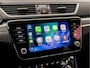 Skoda Superb Combi 1.5 TSI ACT Sport 150Pk Automaat (APPLE CARPLAY, GROOT NAVI, MEMORY SEATS, STOELVERWARMING, CAMERA, GETINT GLAS, KEYLESS, LED KOPLAMPEN, NIEUWSTAAT)