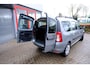 Dacia Logan MCV 1.6-16V Lauréate 7-pers Airco|Trekhaak|APK dec 2026!