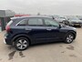 Kia Niro 1.6 GDi Hybrid DynamicLine NL-auto, boekjes compleet, parkeersensoren, cruise control, navigatie, Apple CarPlay/Android Auto, achteruitrijcamera