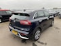 Kia Niro 1.6 GDi Hybrid DynamicLine NL-auto, boekjes compleet, parkeersensoren, cruise control, navigatie, Apple CarPlay/Android Auto, achteruitrijcamera