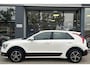 Kia Niro 1.6 GDi Hybrid DynamicLine | Navigatie | Parkeersensoren voor + achter | Cruise control | Trekhaak |