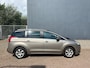 Peugeot 5008 1.6 THP Style 5p. Pano Pdc Voor En Achter Navi Mist Lampen Voor Cruise Nette Auto