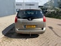 Peugeot 5008 1.6 THP Style 5p. Pano Pdc Voor En Achter Navi Mist Lampen Voor Cruise Nette Auto