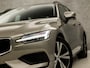 Volvo V60 2.0 B3 luxury Automaat (APPLE CARPLAY, DEALER ONDERHOUDEN, DAB+, SPORTSTOELEN, LED KOPLAMPEN, ADAPTIVE CRUISE CONTROL, BLUETOOTH, NIEUWSTAAT)