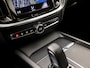 Volvo V60 2.0 B3 luxury Automaat (APPLE CARPLAY, DEALER ONDERHOUDEN, DAB+, SPORTSTOELEN, LED KOPLAMPEN, ADAPTIVE CRUISE CONTROL, BLUETOOTH, NIEUWSTAAT)