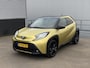 Toyota Aygo X 1.0 VVT-i MT Premium NL-auto vol luxe, boekjes compleet, dealer onderhouden! Stoelverwarming, parkeersensoren, navigatie, Apple CarPlay/Android Auto, JBL premium audio!