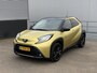 Toyota Aygo X 1.0 VVT-i MT Premium NL-auto vol luxe, boekjes compleet, dealer onderhouden! Stoelverwarming, parkeersensoren, navigatie, Apple CarPlay/Android Auto, JBL premium audio!