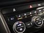 Volkswagen T-Roc 1.0 TSI Sportline (ZWART DAK, LED KOPLAMPEN, APPLE CARPLAY, ADAPTIVE CRUISECONTROL, STOELVERWARMING, CLIMATE CONTROL, GETINT GLAS, SPORTSTOELEN, NIEUWSTAAT)