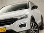 Volkswagen T-Roc 1.0 TSI Sportline (ZWART DAK, LED KOPLAMPEN, APPLE CARPLAY, ADAPTIVE CRUISECONTROL, STOELVERWARMING, CLIMATE CONTROL, GETINT GLAS, SPORTSTOELEN, NIEUWSTAAT)