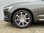 Volvo XC60 T6 Plug-in hybrid AWD 340PK Inscription | Luchtvering | Verwarmde voorstoelen & Stuurwiel | Adaptieve Cruise Control | BLIS Doedehoekdetectie | Trekhaak semi elektrisch inklapbaar | Harman Kardon audio