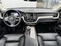 Volvo XC60 T6 Plug-in hybrid AWD 340PK Inscription | Luchtvering | Verwarmde voorstoelen & Stuurwiel | Adaptieve Cruise Control | BLIS Doedehoekdetectie | Trekhaak semi elektrisch inklapbaar | Harman Kardon audio