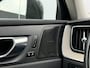 Volvo XC60 T6 Plug-in hybrid AWD 340PK Inscription | Luchtvering | Verwarmde voorstoelen & Stuurwiel | Adaptieve Cruise Control | BLIS Doedehoekdetectie | Trekhaak semi elektrisch inklapbaar | Harman Kardon audio