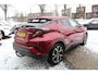 Toyota C-HR 1.8 Hybrid Business Intro TREKHAAK STOEL&STUURVERW. NAVI DODEHOEKDETECTIE SENSOREN V+A LUXE BEKLEDING