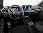Volkswagen T-Roc R-Line First Edition 1.5 eTSI 110 kW / 150 PK SUV | Panoramaschuif-kanteldak | Assistance Pakket | Trekhaak | Black Style Pakket | Koplampverlichting matrix-led (IQ.LIGHT) | Elek. achterklep | Zwart dak