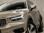 Volvo XC40 1.5 T5 Recharge Inscription 262Pk Automaat (PANORAMADAK, DEALER ONDERHOUDEN, KEYLESS ENTRY, APPLE CARPLAY, STUUR/STOEL VERWARMING, STANDKACHEL, SPORTSTOELEN, NIEUWSTAAT)