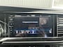 Volkswagen Transporter 2.0 TDI L2H1 Bulli 150pk Automaat Airco Cruise controle Digitaal display Trekhaak 2500kg trekgewicht 2-Persoons Telefoonverbinding Apple carplay Sitebars Euro 6 Dealer onderhouden