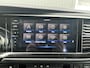 Volkswagen Transporter 2.0 TDI L2H1 Bulli 150pk Automaat Airco Cruise controle Digitaal display Trekhaak 2500kg trekgewicht 2-Persoons Telefoonverbinding Apple carplay Sitebars Euro 6 Dealer onderhouden