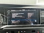 Volkswagen Transporter 2.0 TDI L2H1 Bulli 150pk Automaat Airco Cruise controle Digitaal display Trekhaak 2500kg trekgewicht 2-Persoons Telefoonverbinding Apple carplay Sitebars Euro 6 Dealer onderhouden