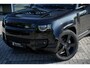 Land Rover Defender 110 P300e X-Dynamic SE | 6 Zitplaatsen Jump Seat | Black Exterior Pack | Panoramic sunroof | Head-up Display | Trekhaak |