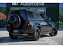 Land Rover Defender 110 P300e X-Dynamic SE | 6 Zitplaatsen Jump Seat | Black Exterior Pack | Panoramic sunroof | Head-up Display | Trekhaak |