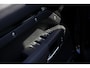 Land Rover Defender 110 P300e X-Dynamic SE | 6 Zitplaatsen Jump Seat | Black Exterior Pack | Panoramic sunroof | Head-up Display | Trekhaak |
