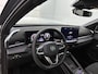 Volkswagen T-Roc 1.5 eTsi Style First Edition 116 PK Automaat | Panoramaschuif-kanteldak | Black style | Navigatie | Apple Carplay draadloos | Android Auto draadloos | IQ Lights | Camera | Ruiten getint | 18" Lichtmetalen velgen | Climate control | Adaptive cruise control | Achterklep elektrisch |