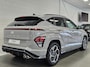 Hyundai Kona 1.6 GDI HEV N Line Sky Full Hybride Automaat met Panoramadak, Navigatie, Camera en Lichtmetalen velgen Uit voorraad leverbaar!