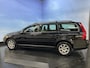 Volvo V70 2.0 Navi | Clima | Cruise | PDC | Trekhaak, Youngtimer