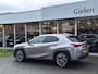 Lexus UX 250h Preference Line | Dodehoekherkenning, 18 inch, Stoel + Stuurverwarming, Parkeersensoren, Apple CarPlay/Android Auto