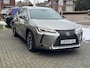 Lexus UX 250h Preference Line | Dodehoekherkenning, 18 inch, Stoel + Stuurverwarming, Parkeersensoren, Apple CarPlay/Android Auto