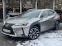 Lexus UX 250h Preference Line | Dodehoekherkenning, 18 inch, Stoel + Stuurverwarming, Parkeersensoren, Apple CarPlay/Android Auto