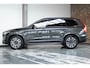 Volvo XC90 T8 Recharge AWD Ultimate Dark | Wegklapbare trekhaak | 360 Graden Camera | Getint Glas Achter | Luchtvering | Adaptieve Cruise Control | Verwarmbare Voorstoelen | Dodehoekdetectie Met Correctie | Panorama Dak | Rijstrooksensor Met Correctie | Navigatiesysteem | Keyless Entry | Verwarmbare Achterbank