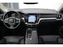 Volvo V60 B3 Momentum - Leder - IntelliSafe Surround - Elektr. bedienb. voorstoelen - Parkeercamera achter - Verwarmde voorstoelen - Extra getint glas - Parkeersensoren voor & achter - Adaptieve LED koplampen -