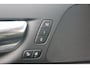 Volvo V60 B3 Momentum - Leder - IntelliSafe Surround - Elektr. bedienb. voorstoelen - Parkeercamera achter - Verwarmde voorstoelen - Extra getint glas - Parkeersensoren voor & achter - Adaptieve LED koplampen -