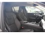 Volvo V60 B3 Momentum - Leder - IntelliSafe Surround - Elektr. bedienb. voorstoelen - Parkeercamera achter - Verwarmde voorstoelen - Extra getint glas - Parkeersensoren voor & achter - Adaptieve LED koplampen -