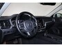 Volvo V60 B3 Momentum - Leder - IntelliSafe Surround - Elektr. bedienb. voorstoelen - Parkeercamera achter - Verwarmde voorstoelen - Extra getint glas - Parkeersensoren voor & achter - Adaptieve LED koplampen -