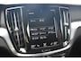 Volvo V60 B3 Momentum - Leder - IntelliSafe Surround - Elektr. bedienb. voorstoelen - Parkeercamera achter - Verwarmde voorstoelen - Extra getint glas - Parkeersensoren voor & achter - Adaptieve LED koplampen -