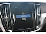 Volvo V60 B3 Momentum - Leder - IntelliSafe Surround - Elektr. bedienb. voorstoelen - Parkeercamera achter - Verwarmde voorstoelen - Extra getint glas - Parkeersensoren voor & achter - Adaptieve LED koplampen -