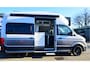 Volkswagen Crafter Grand California 600 - 46 dKm 2022 4 PERS-ZONNEPANEEL-2 TONE Metallic -4S BANDEN- , apple carplay, verwarming, circulaire verwarming, winterisolatie, dakluiken-groot,electrische opstap, hordeur, Truma luifelcabine verduistering, bedvering schotelveren, matras traagschuim,