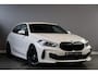 BMW 1-Serie 118i High Executive / M-Sport / Automaat / Stuur+Stoelverwarming / Trekhaak / Navigatie