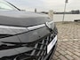 Volkswagen T-Roc 1.5 eTsi R-Line First Edition | Velgen 'Calgary', 20 inch | Achterklep elektrisch bedienbaar | Black Style Pakket