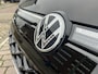 Volkswagen T-Roc 1.5 eTsi R-Line First Edition | Velgen 'Calgary', 20 inch | Achterklep elektrisch bedienbaar | Black Style Pakket