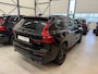 Volvo XC60 2.0 T6 Plug-in hybrid AWD Plus Black Edition | Panoramadak | Trekhaak | Apple CarPlay |