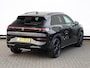 Volkswagen T-Roc 1.5 eTsi R-Line First Edition 150 pk DSG | Navigatie | Trekhaak | Black Style | Camera