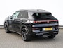 Volkswagen T-Roc 1.5 eTsi R-Line First Edition 150 pk DSG | Navigatie | Trekhaak | Black Style | Camera
