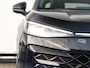 Volkswagen T-Roc 1.5 eTsi R-Line First Edition 150 pk DSG | Navigatie | Trekhaak | Black Style | Camera