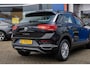 Volkswagen T-Roc 1.5 TSI Style | Trekhaak | Cruise adaptief | Apple Carplay/Android Auto | Navigatiesysteem | Parkeersensoren | | Achterbank in delen neerklapbaar | Bluetooth telefoonvoorbereiding | Cruise control adaptief