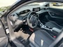 Peugeot e-2008 EV Active 50 kWh 3-Fase | Navigatie | Draaghaak | Camera | Apple Carplay/Android Auto | PDC A | LMV 16 Inch
